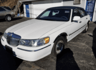 1998 Lincoln Town Car Executive Sedan 4D