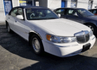 1998 Lincoln Town Car Executive Sedan 4D