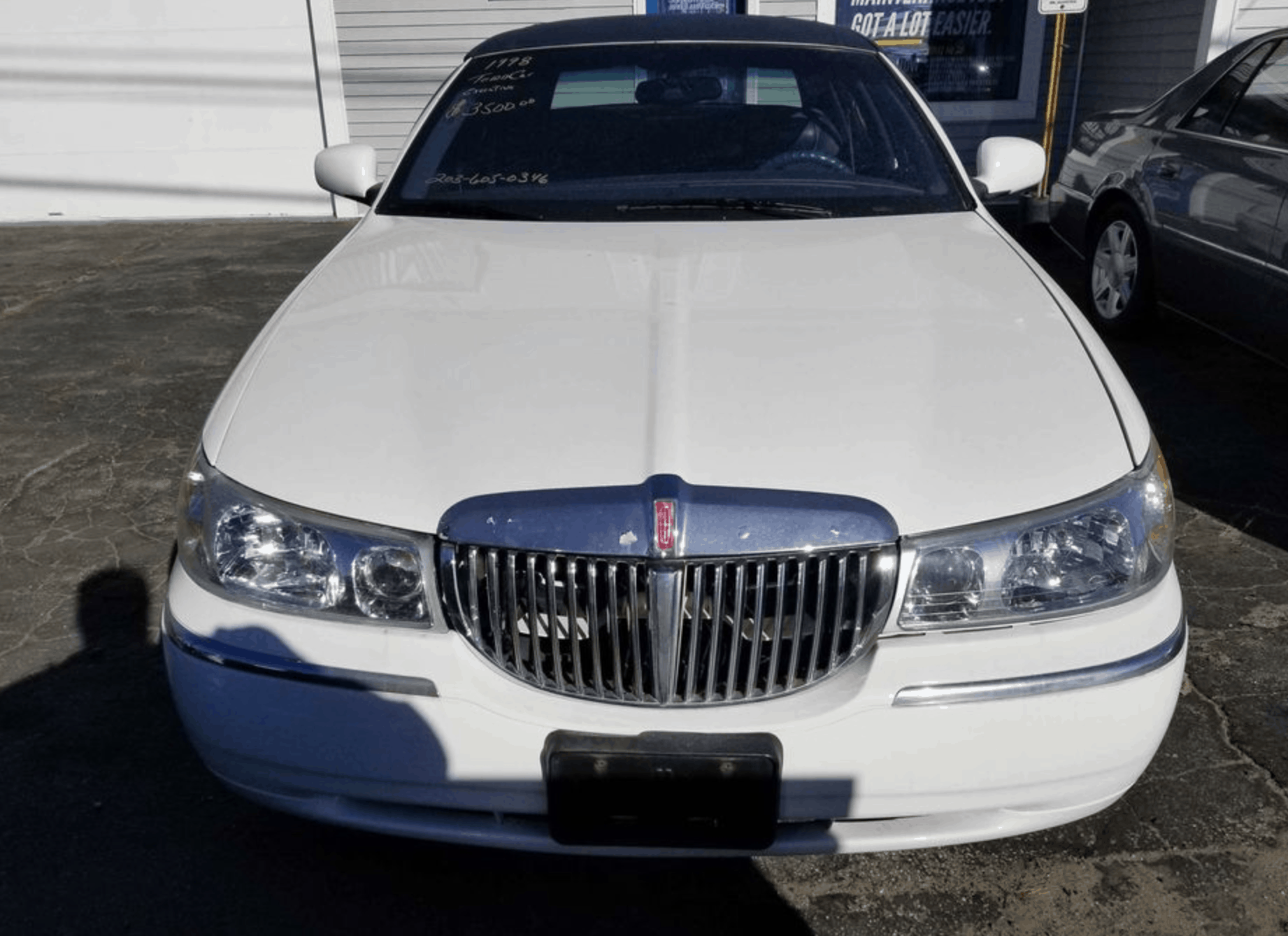 1998 Lincoln Town Car Executive Sedan 4D