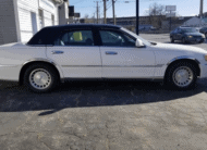 1998 Lincoln Town Car Executive Sedan 4D