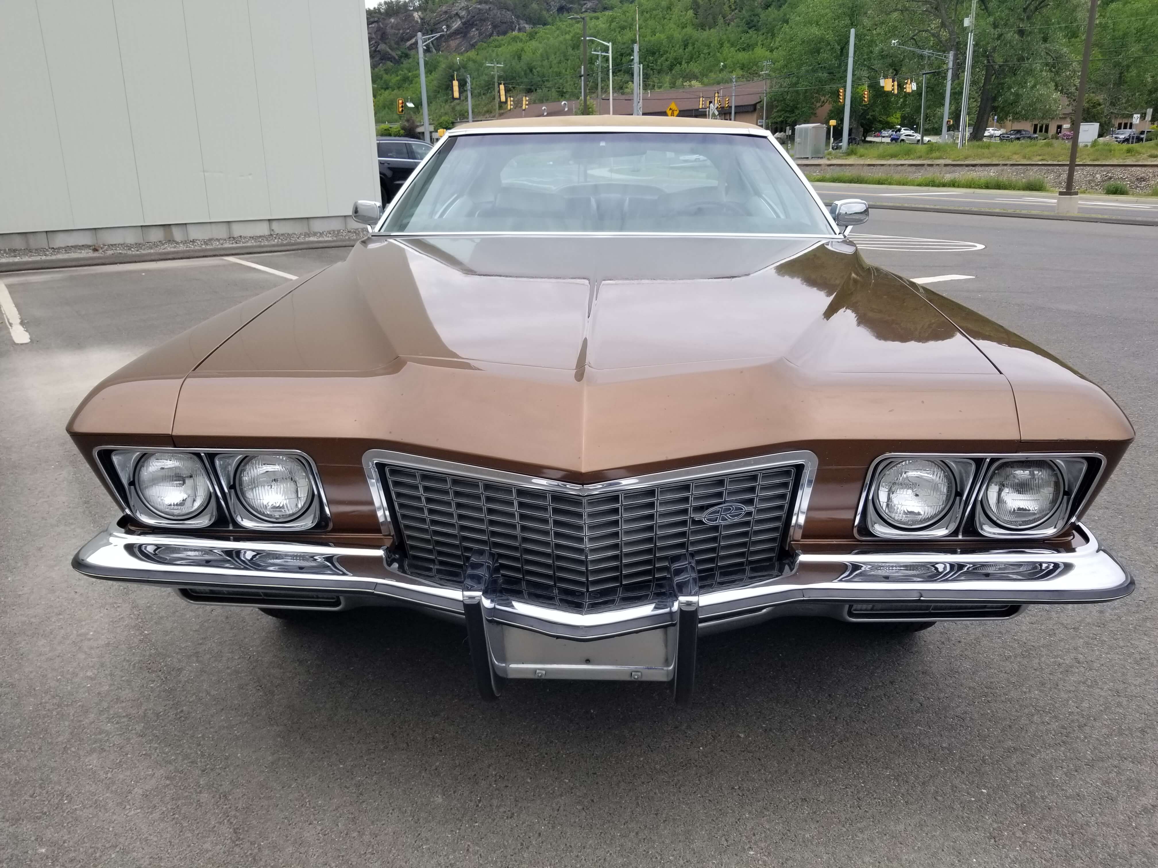 1972 Buick Riviera Coupe 2D