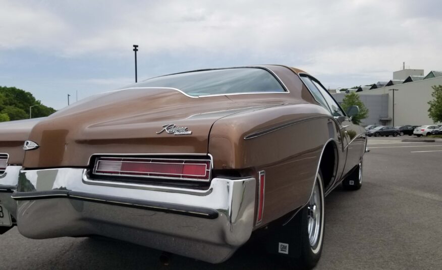 1972 Buick Riviera Coupe 2D