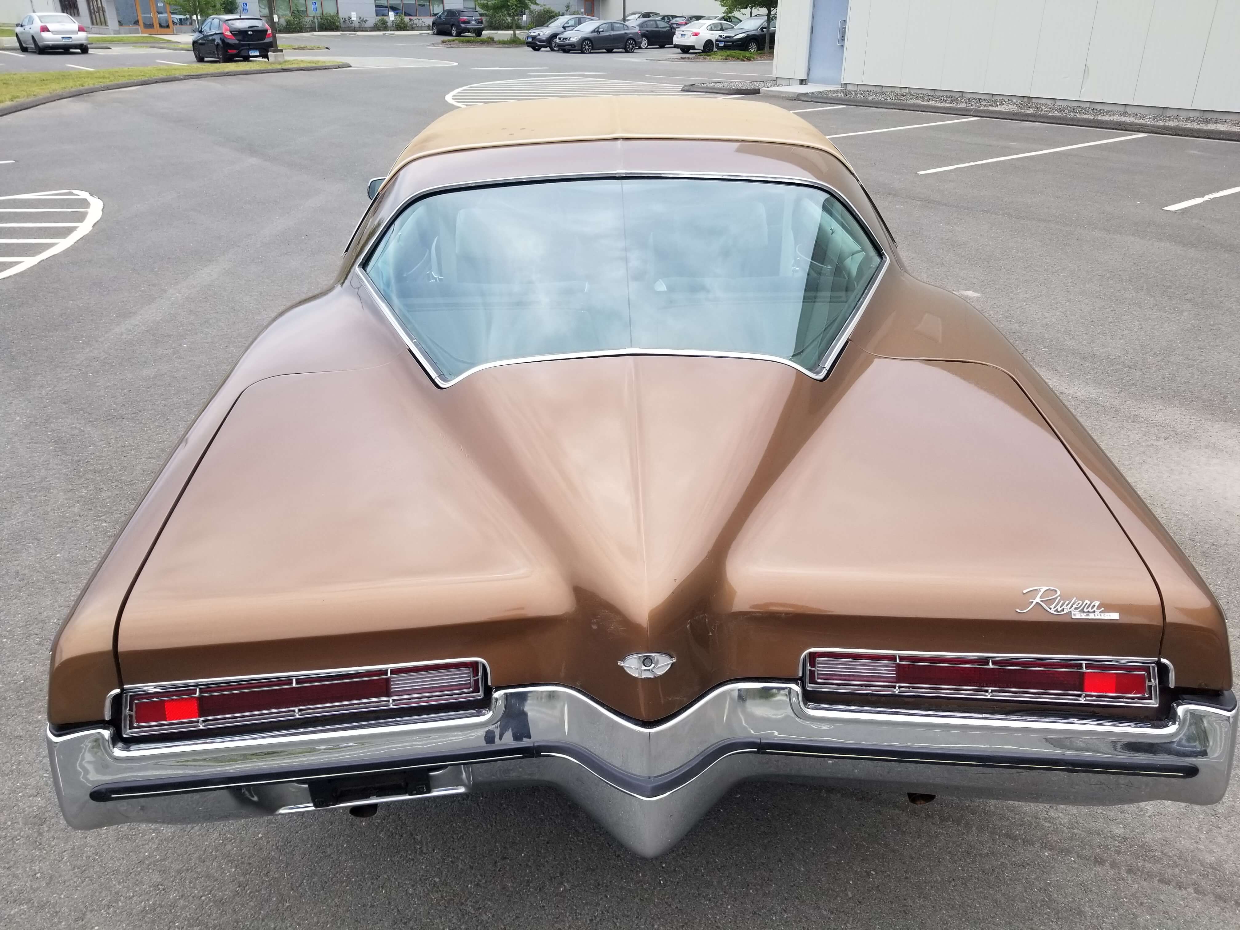 1972 Buick Riviera Coupe 2D