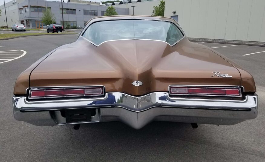 1972 Buick Riviera Coupe 2D