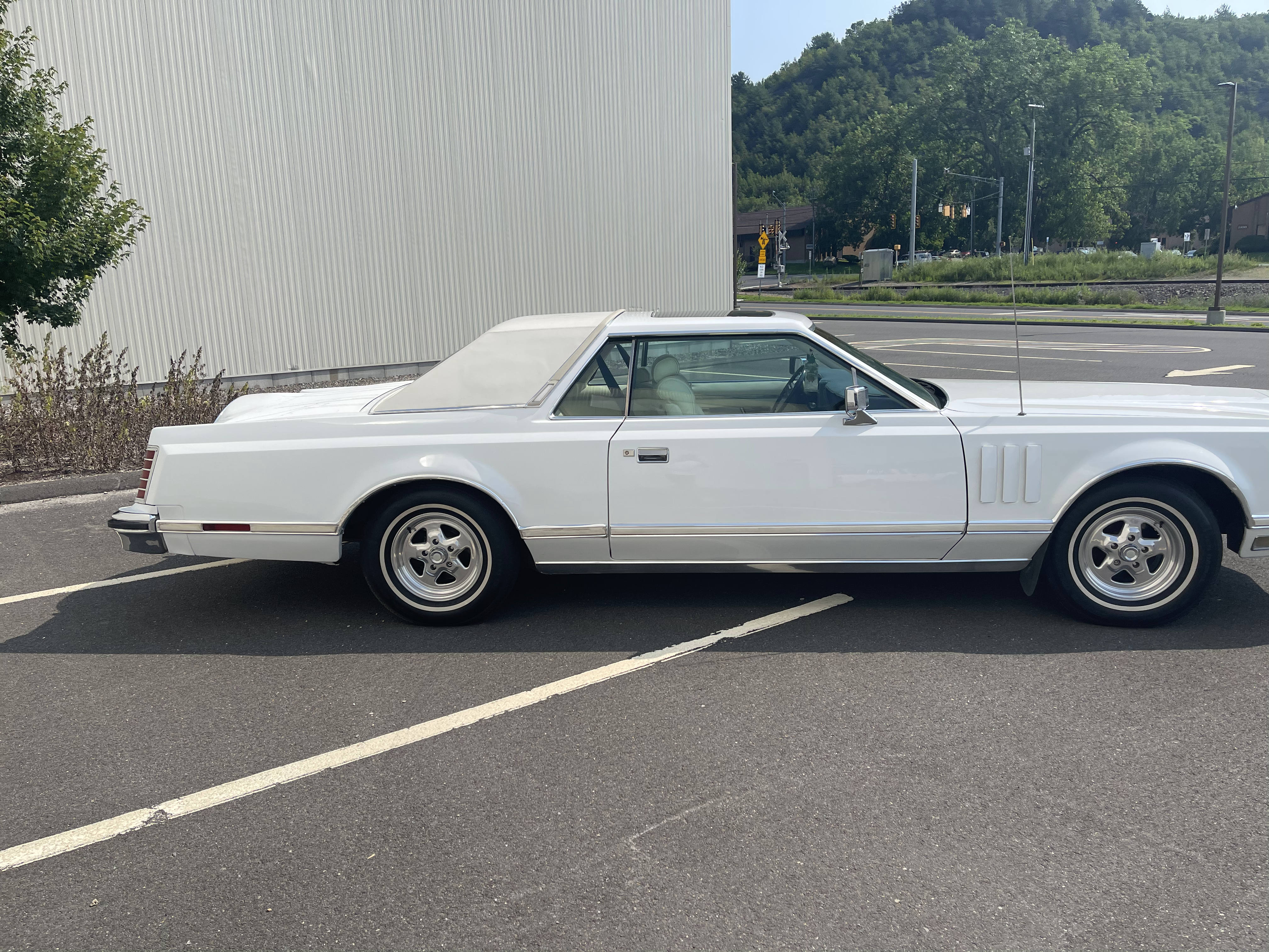 1979 Lincoln Continental Mark V