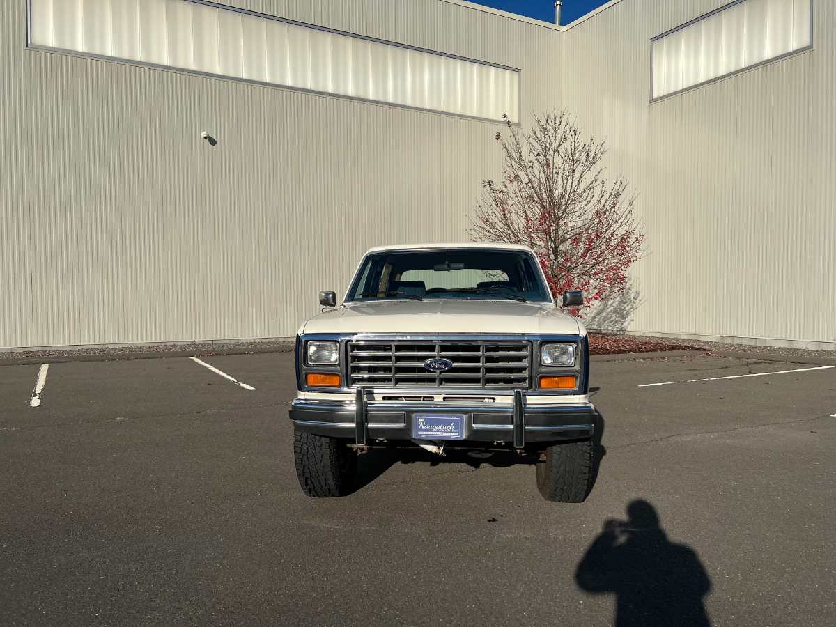 1985 Ford Bronco 1/2 ton