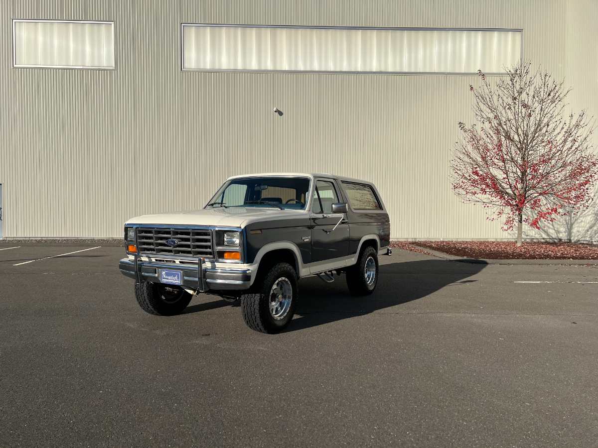 1985 Ford Bronco 1/2 ton