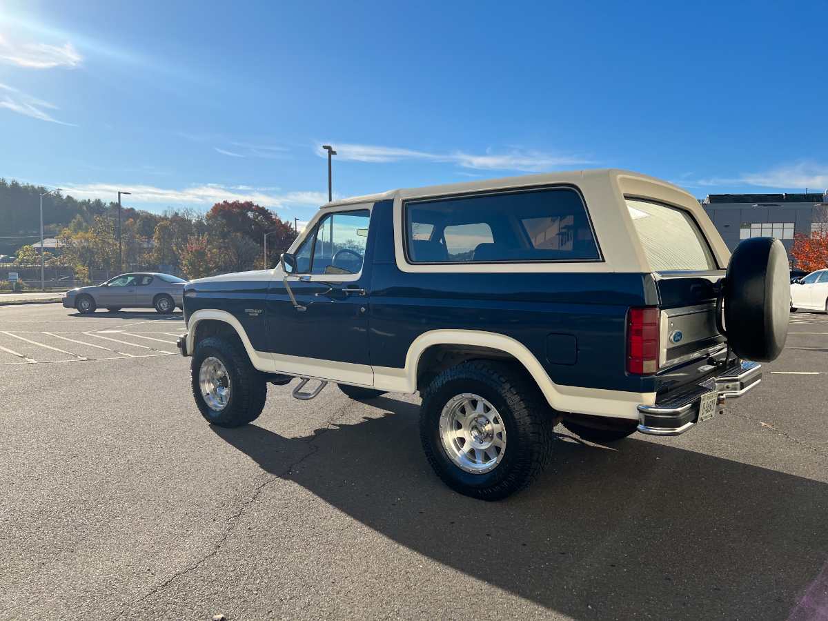 1985 Ford Bronco 1/2 ton