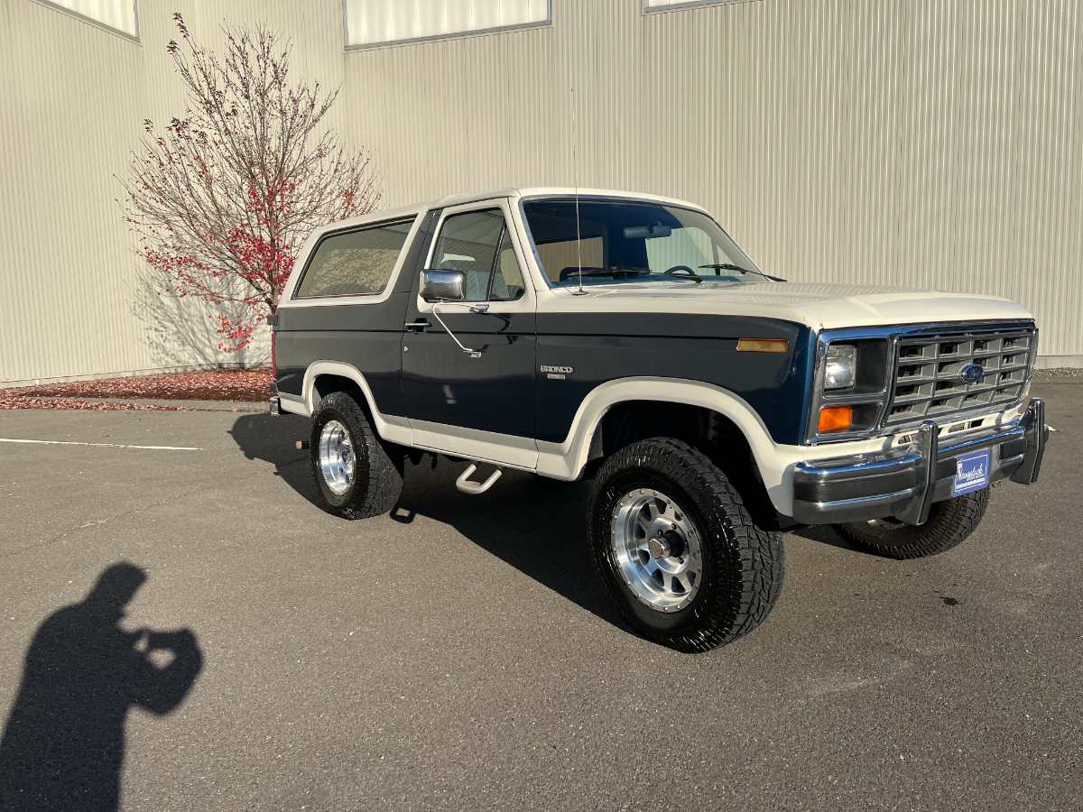 1985 Ford Bronco 1/2 ton
