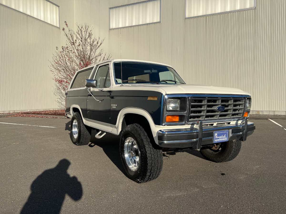 1985 Ford Bronco 1/2 ton