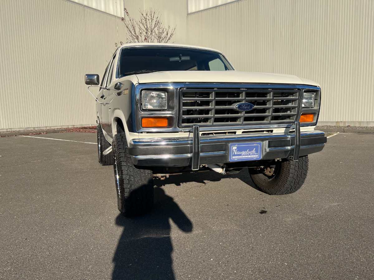 1985 Ford Bronco 1/2 ton