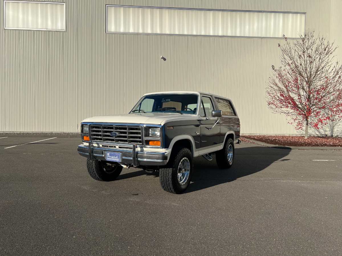 1985 Ford Bronco 1/2 ton