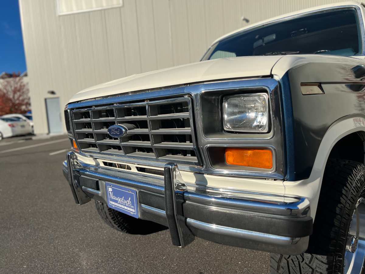 1985 Ford Bronco 1/2 ton