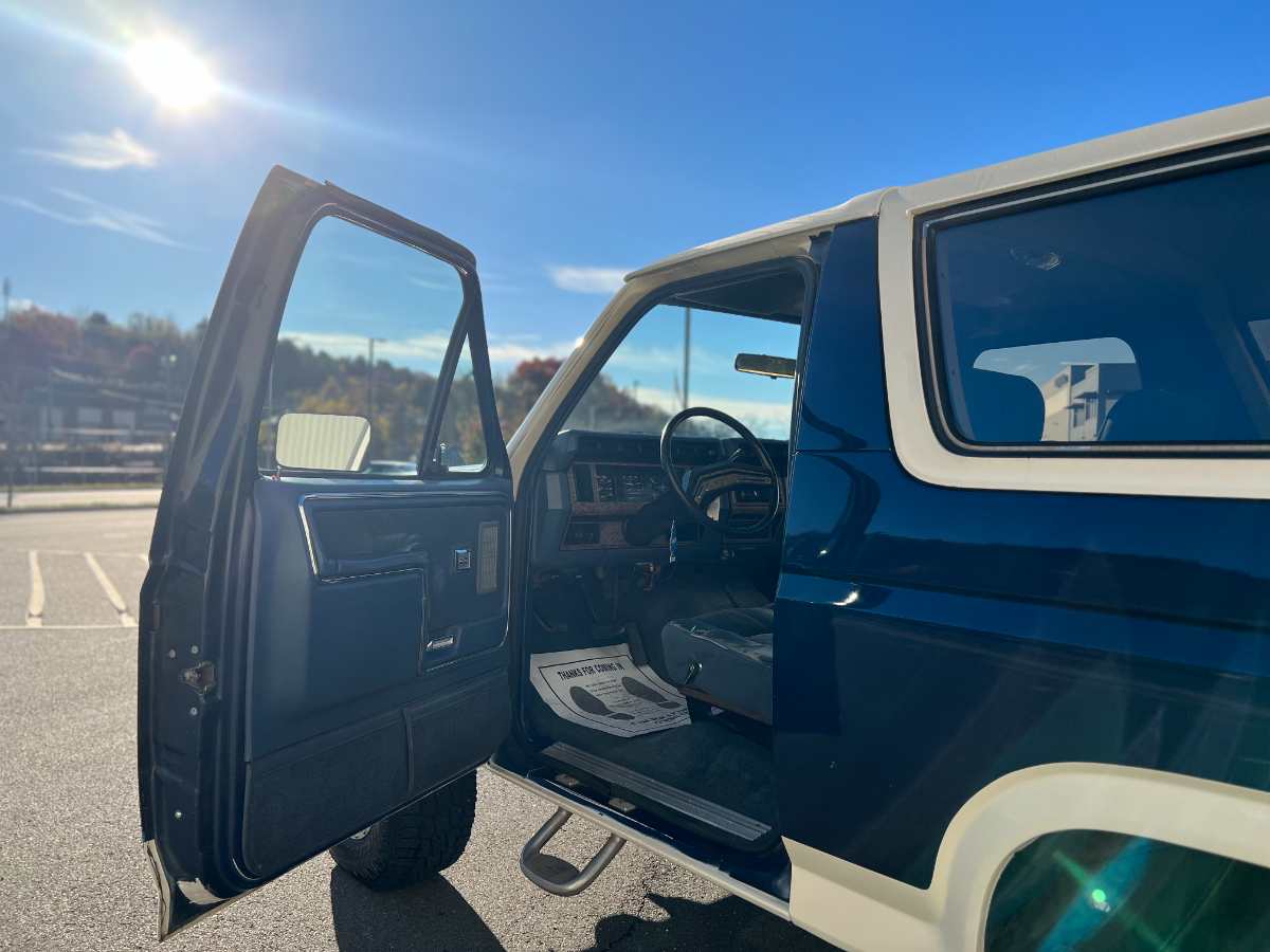 1985 Ford Bronco 1/2 ton