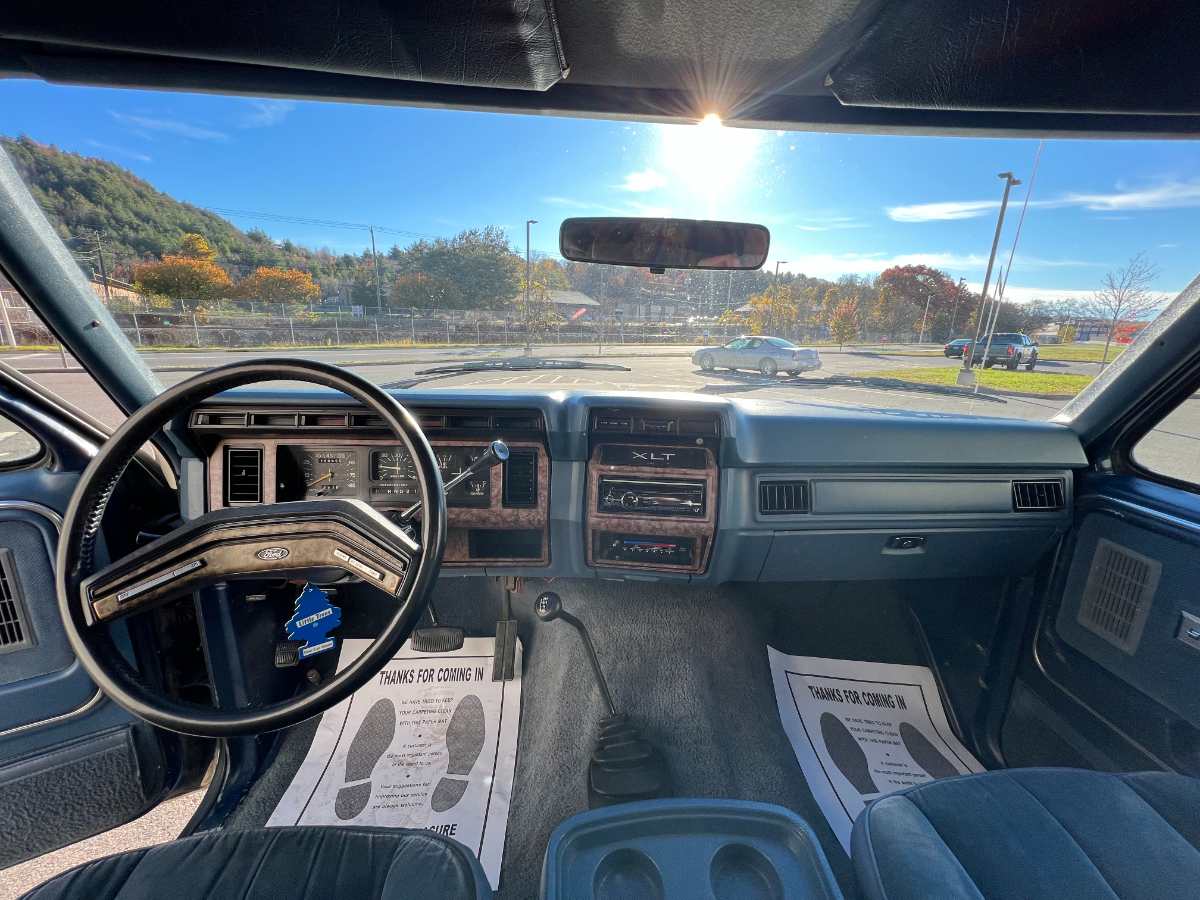 1985 Ford Bronco 1/2 ton