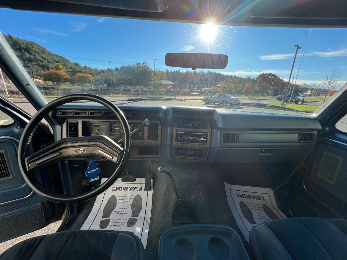 1985 Ford Bronco 1/2 ton