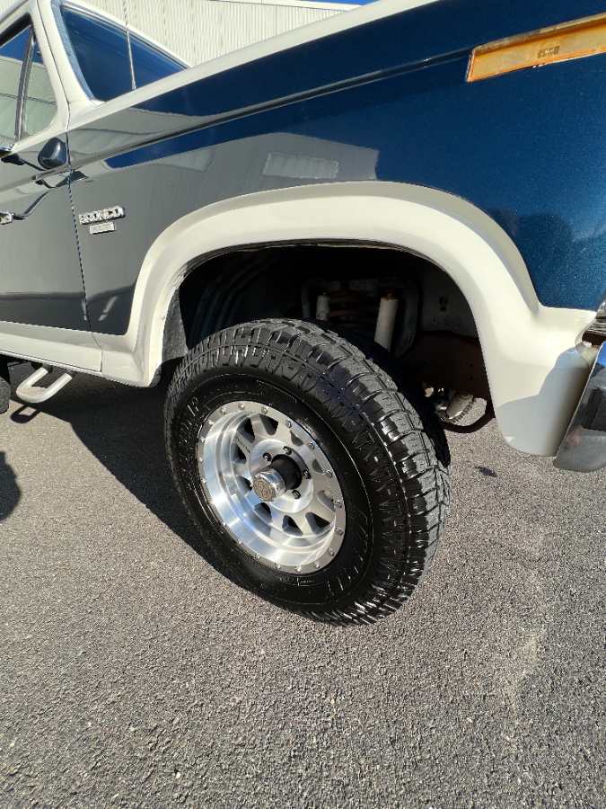 1985 Ford Bronco 1/2 ton