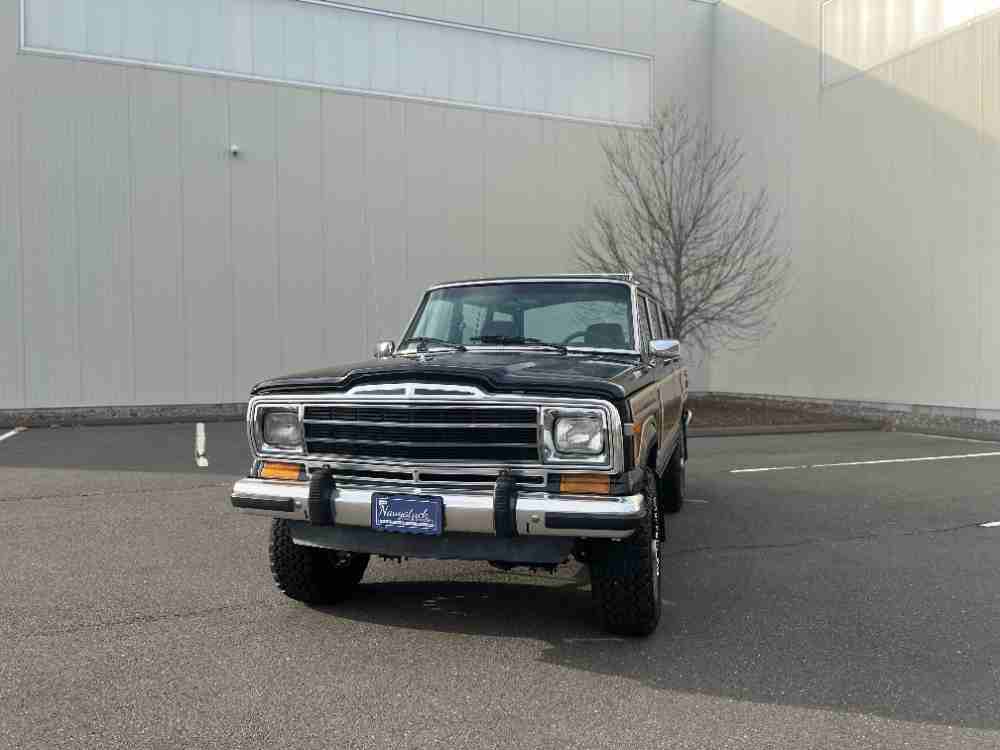 1989 Jeep Grand Wagoneer 4WD – Loaded and Immaculate