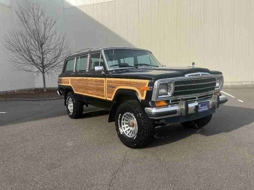 1989 Jeep Grand Wagoneer 4WD – Loaded and Immaculate