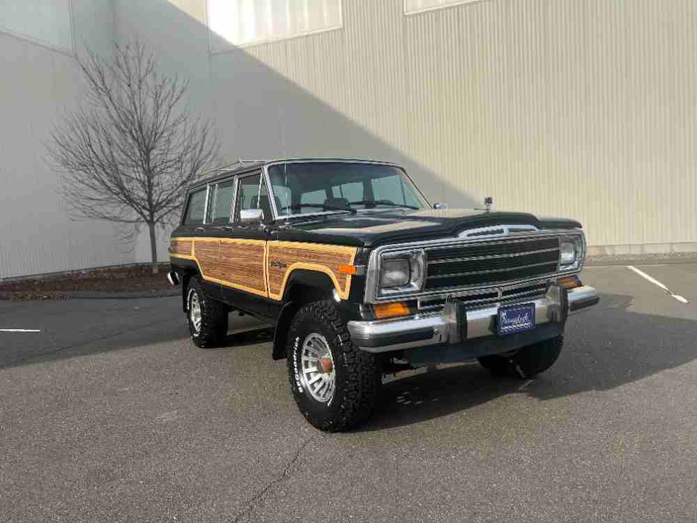 1989 Jeep Grand Wagoneer 4WD – Loaded and Immaculate