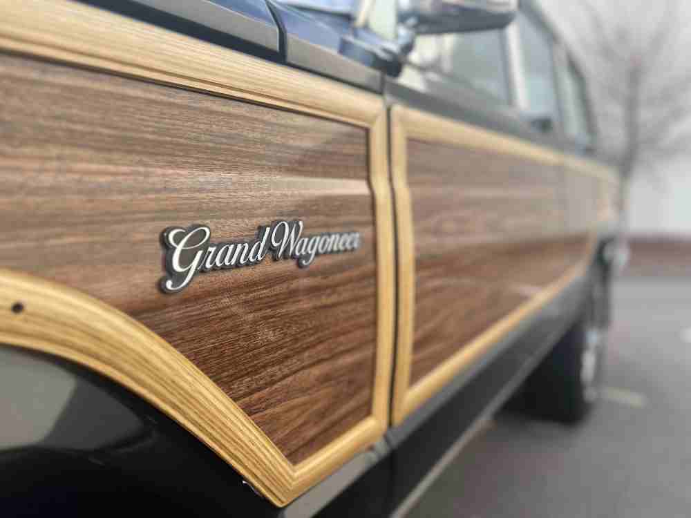 1989 Jeep Grand Wagoneer 4WD – Loaded and Immaculate