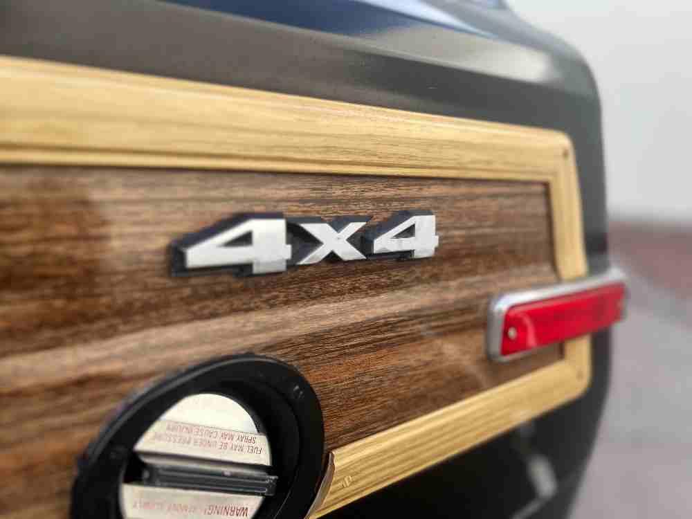 1989 Jeep Grand Wagoneer 4WD – Loaded and Immaculate