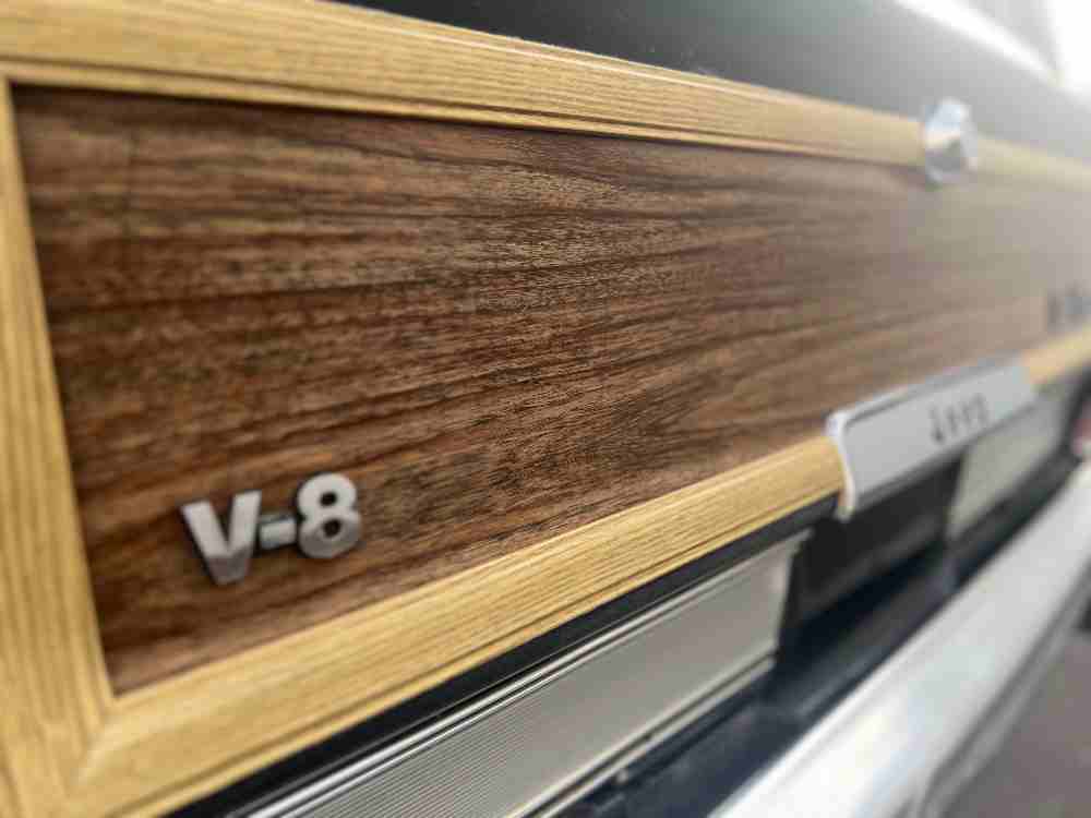 1989 Jeep Grand Wagoneer 4WD – Loaded and Immaculate