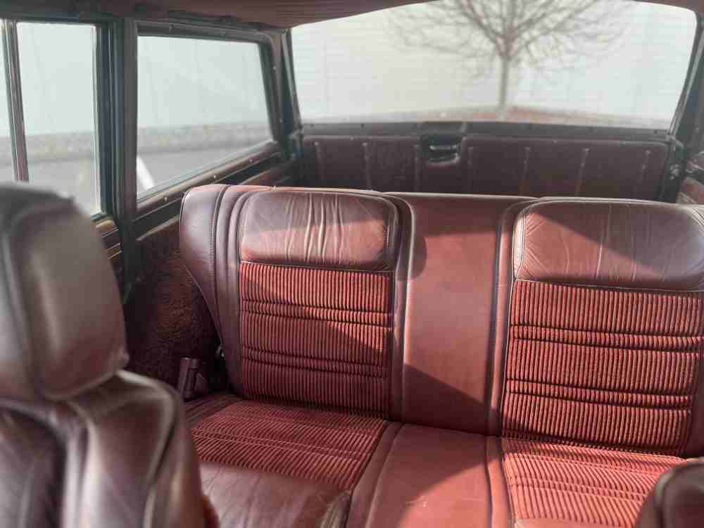 1989 Jeep Grand Wagoneer 4WD – Loaded and Immaculate